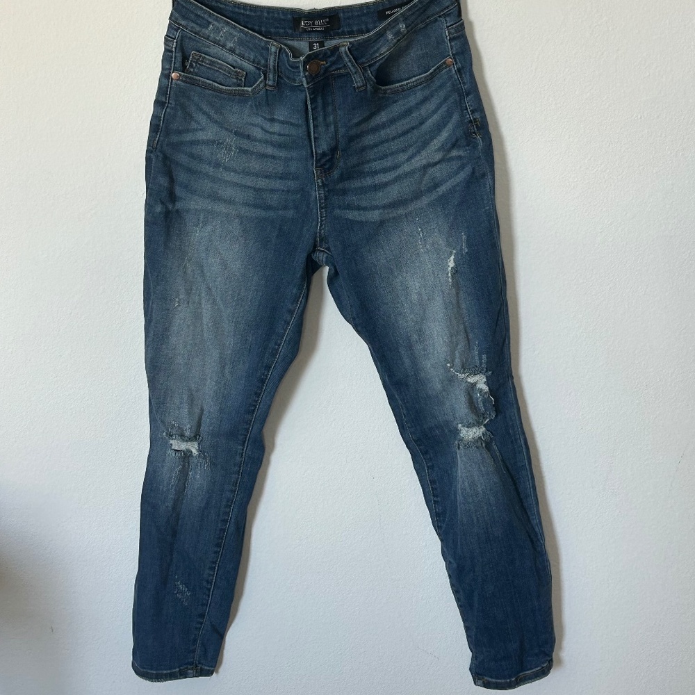 skinny blue jeans